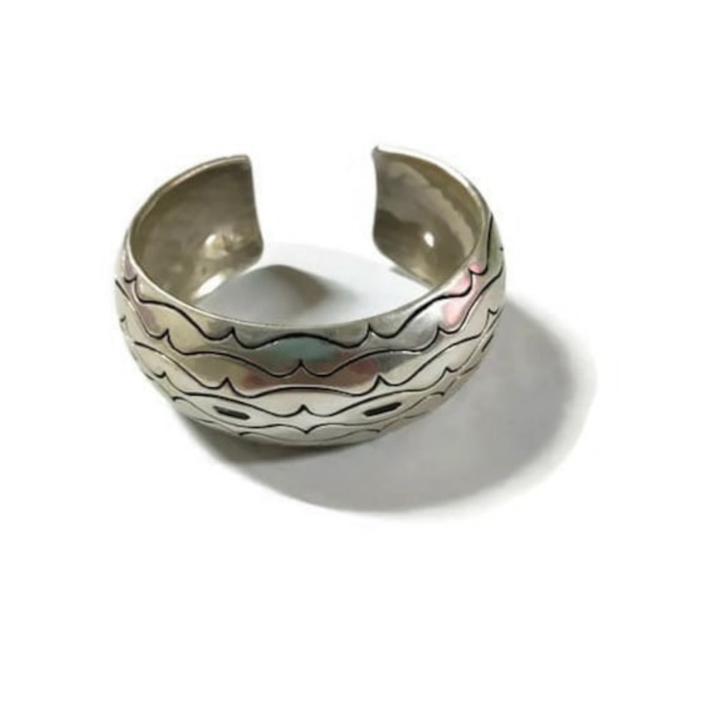 Vintage/100 % silver bracelet with design